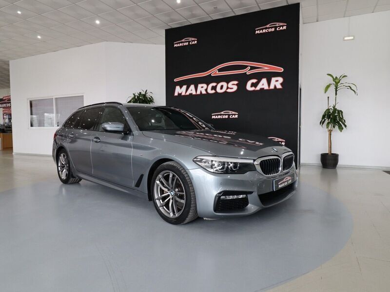 Cinza Usado 2018 BMW 520 Luxury Line Carrinha | € 30.900 (Preço justo) - Imagem 1/4