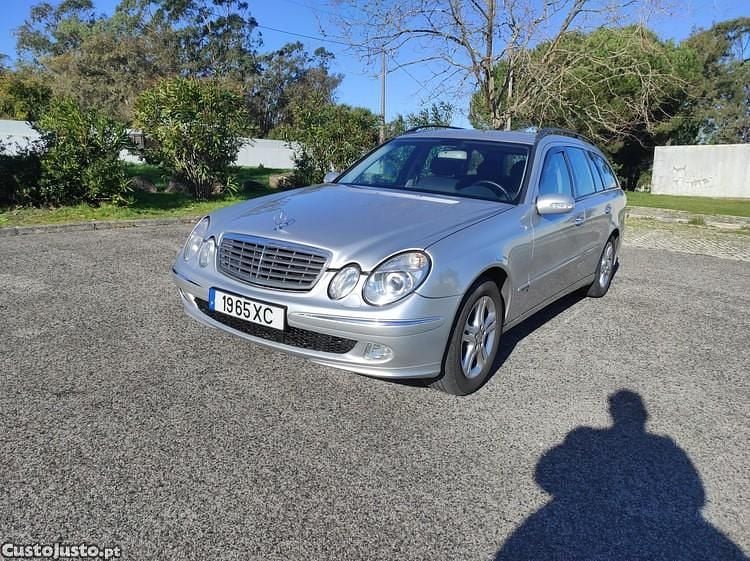 Cinza Usado 2004 Mercedes E220 Carrinha | € 6.490 (Preço elevado) - Imagem 1/1