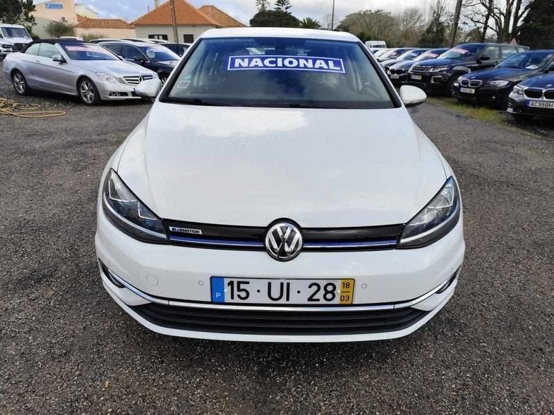 Usado VW Golf VII 110 HP (80 kW) 2018 Branco