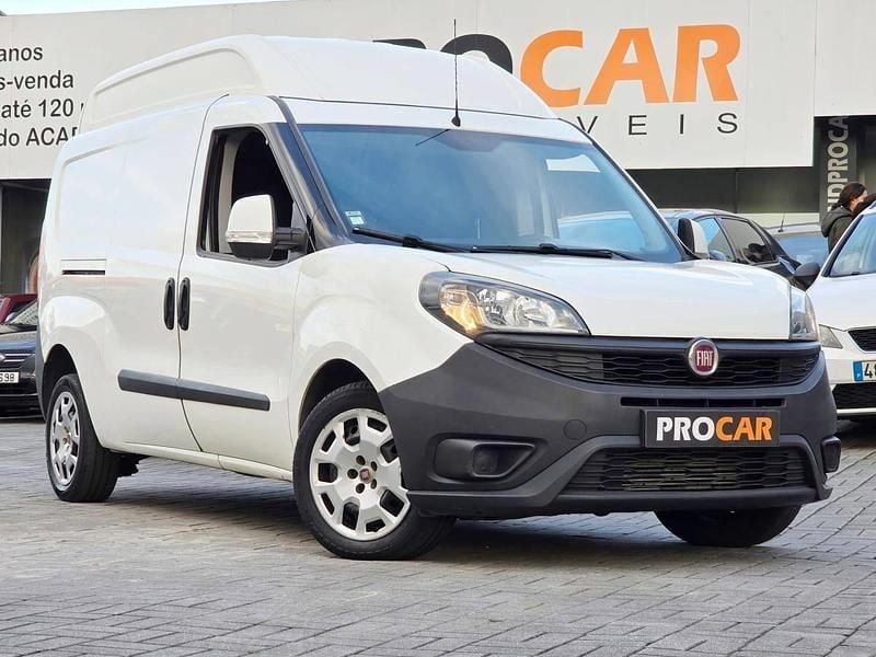 Usado Fiat Doblò 120 HP (88 kW) 2018 Branco Monovolume
