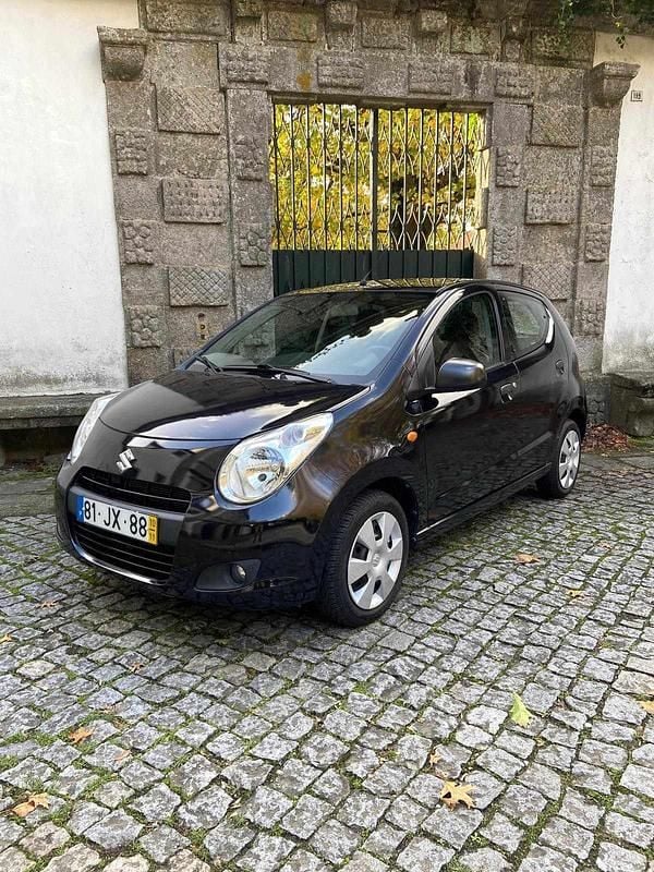Preto Usado 2010 Suzuki Alto Citadino | € 7.250 - Imagem 1/4