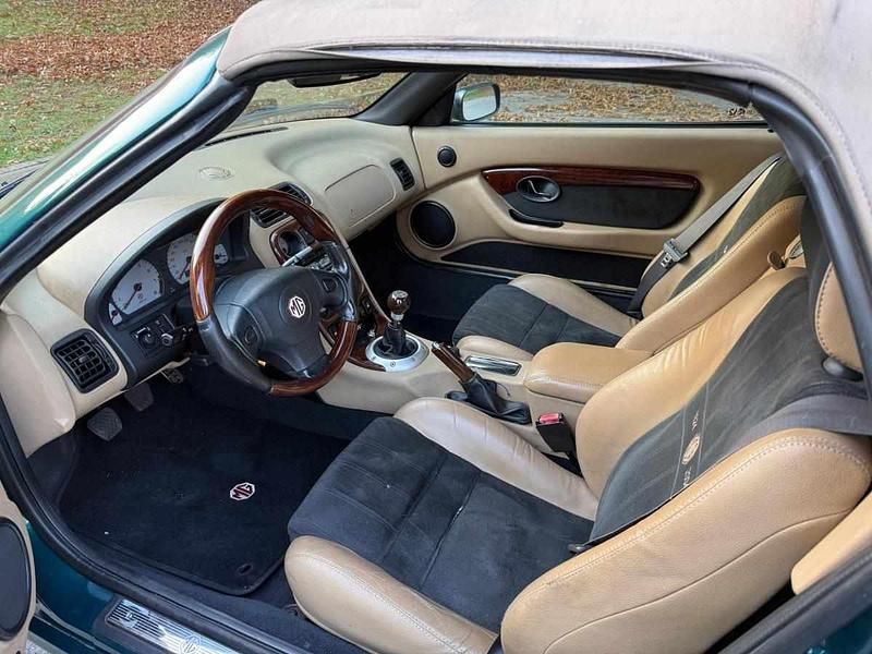 Usado MG TF 116 HP (85 kW) 2004 Verde Cabrios