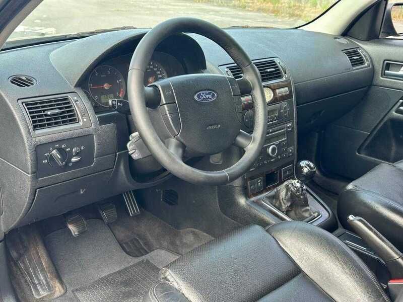 Usado Ford Mondeo 130 HP (95 kW) 2005 Cinzento Carrinha