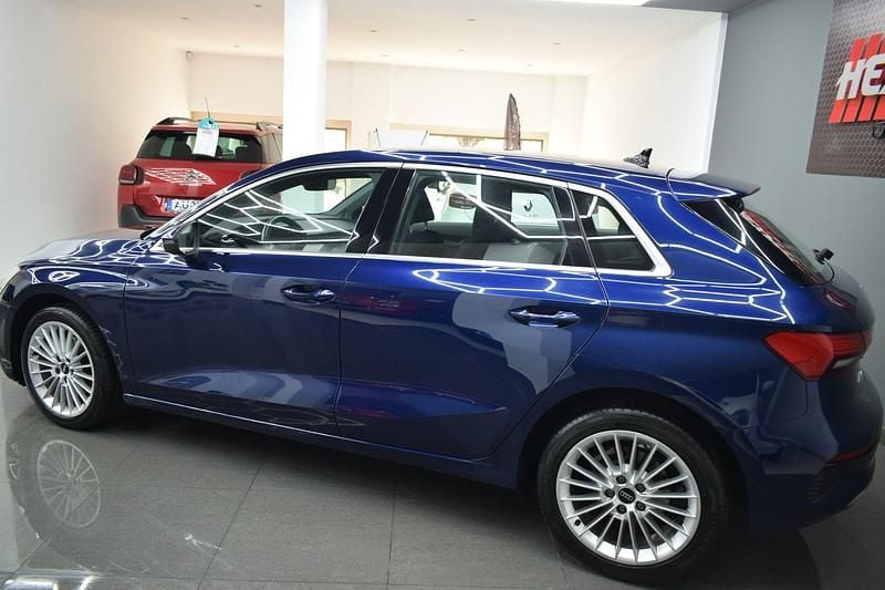 Usado Audi A3 Advanced 110 HP (80 kW) 2023 Azul Sedan