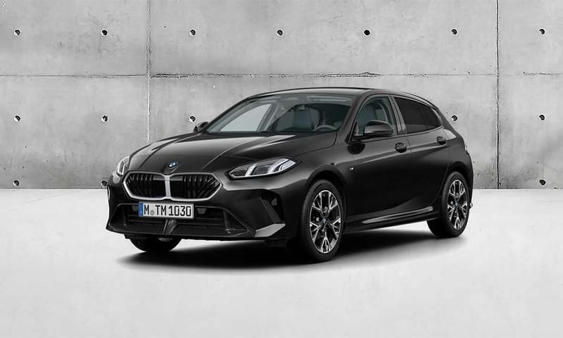 Preto sapphire metalizada Novo 2025 BMW 120 Shadowline Citadino | € 43.210 (Preço elevado) - Imagem 1/4