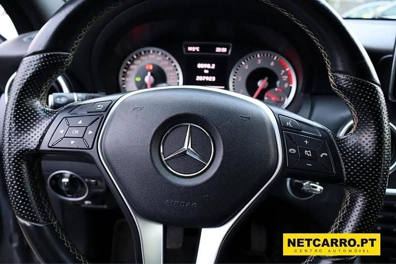 Usado Mercedes 180 122 HP (89 kW) 2013 Cinzento Sedan