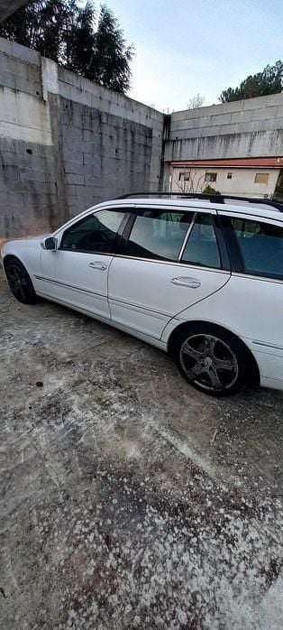 Usado Mercedes C220 Elegance 140 HP (102 kW) 2002 Sedan