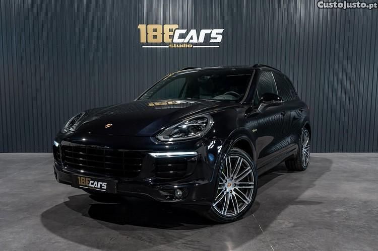 Preto Usado 2015 Porsche Cayenne S E-Hybrid SUV | € 45.900 (Preço elevado) - Imagem 1/1