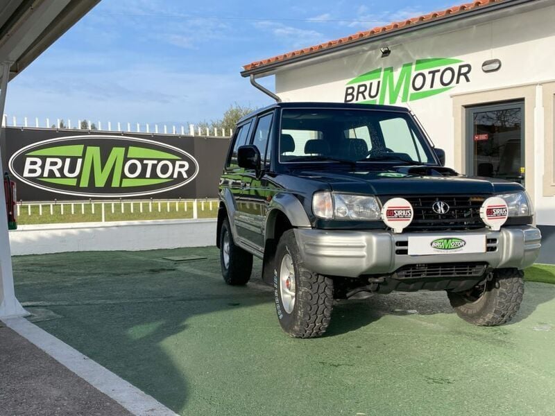 Verde Usado 1998 Hyundai Galloper SUV | € 7.850 - Imagem 1/4