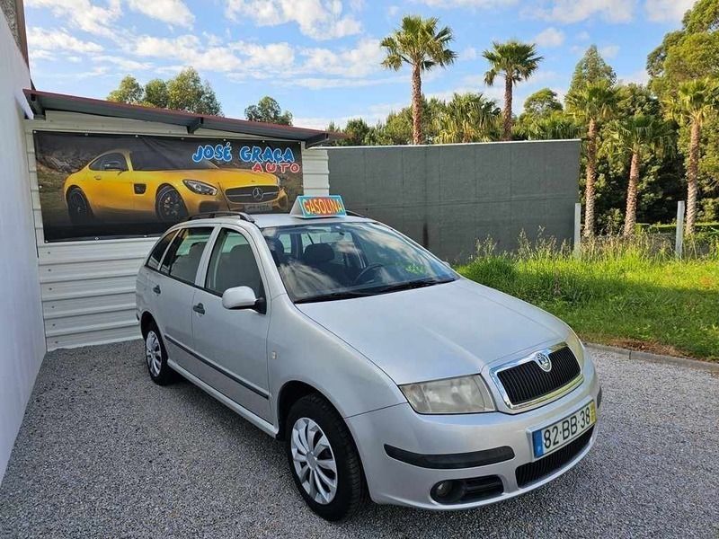 Cinzento Usado 2006 Skoda Fabia Carrinha | € 1.950 (Bom preço) - Imagem 1/4