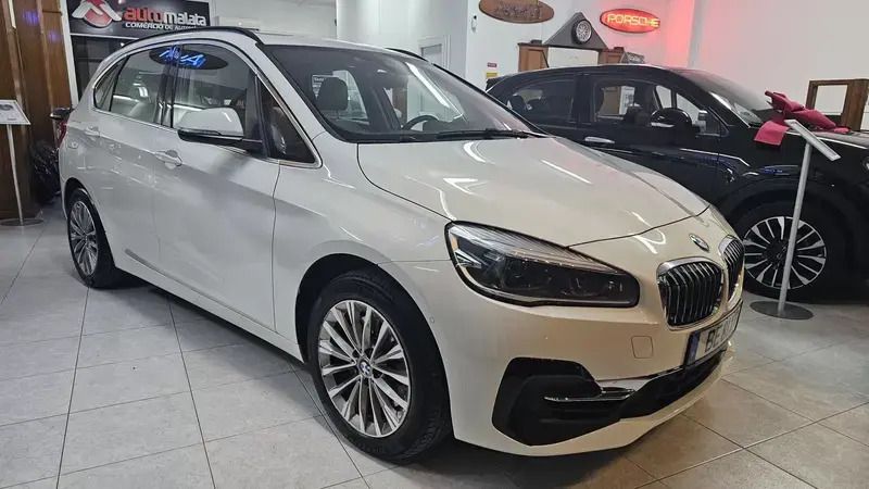 Branco Usado 2020 BMW 225 Active Tourer iPerformance Monovolume | € 23.950 (Preço justo) - Imagem 1/4