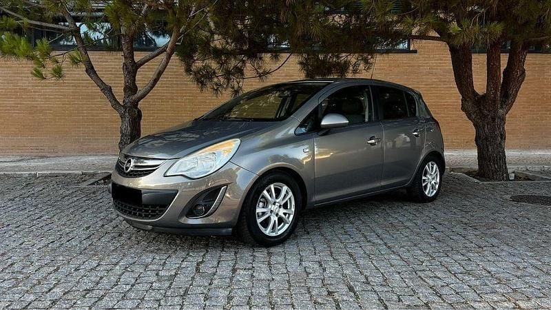 Usado 2012 Opel Corsa Sedan | € 5.650 (Preço justo) - Imagem 1/4