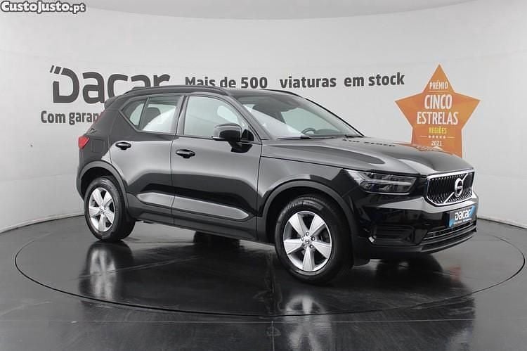 Preto Usado 2021 Volvo XC40 Momentum SUV | € 22.899 (Bom preço) - Imagem 1/1