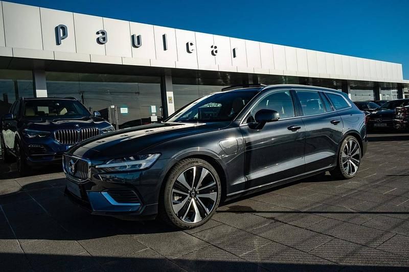 Cinzento Usado 2019 Volvo V60 Carrinha | € 29.990 (Caro) - Imagem 1/4