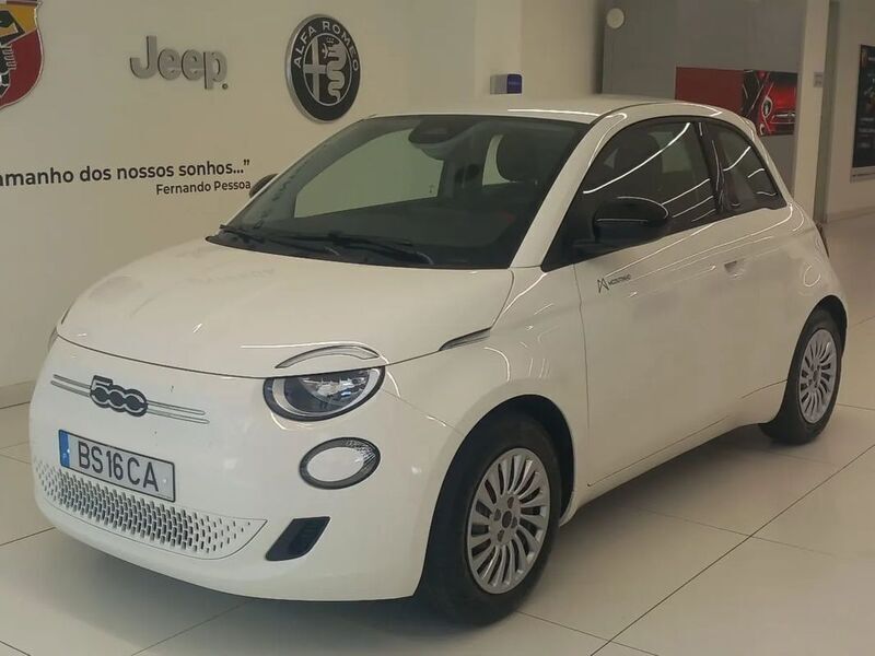 Branco Novo 2025 Fiat 500e Red Citadino | € 26.000 (Preço elevado) - Imagem 1/4