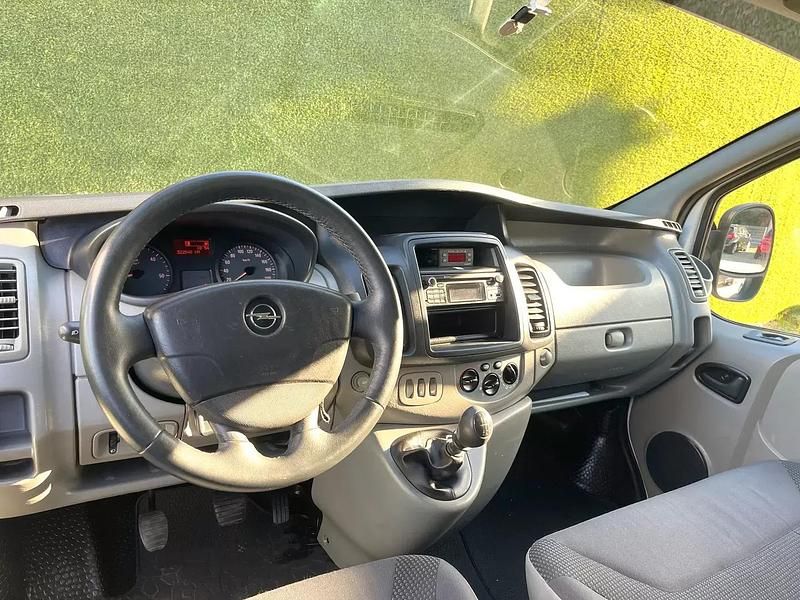 Usado Opel Vivaro 115 HP (84 kW) 2014 Branco Monovolume