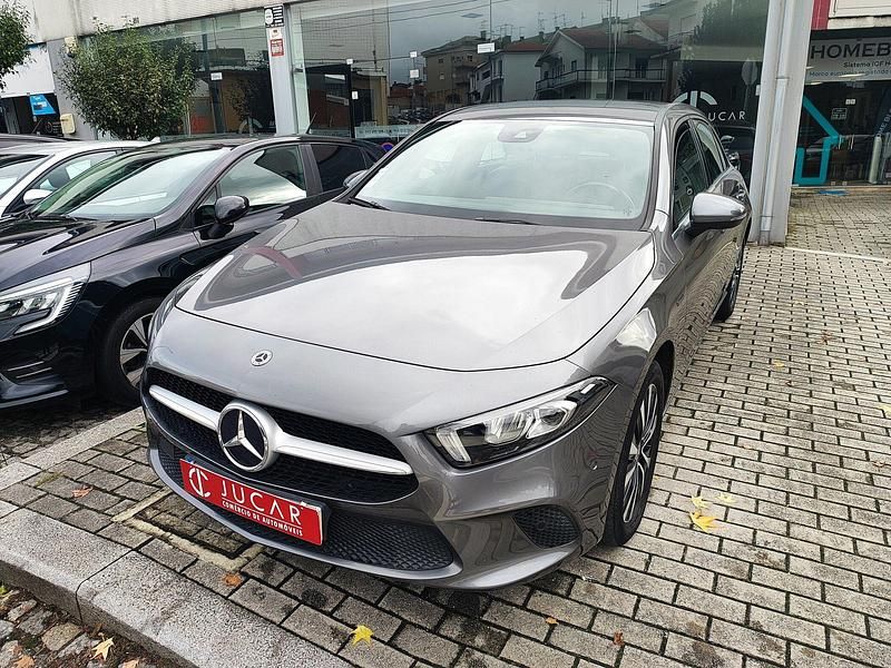 Cinza Usado 2021 Mercedes A250 Style | € 26.900 (Preço justo) - Imagem 1/4