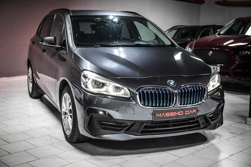 Cinzento Usado 2019 BMW 225 Active Tourer Monovolume | € 21.990 - Imagem 1/4