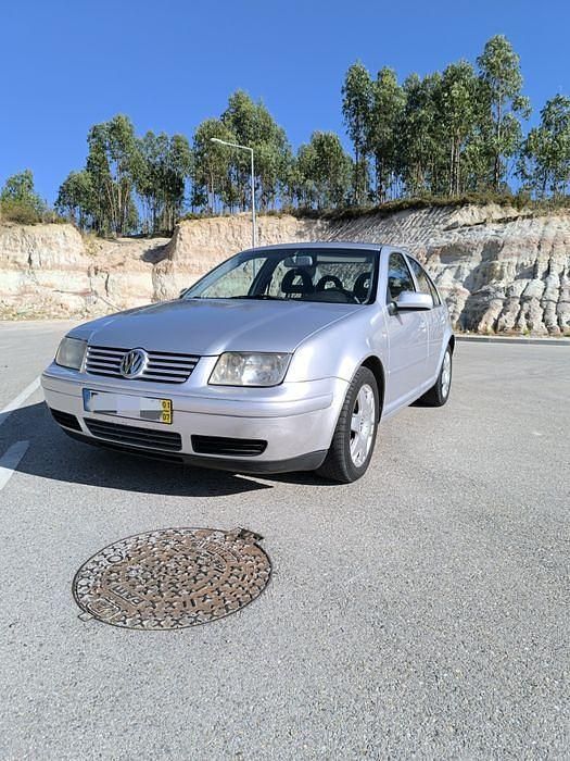 Usado 2001 VW Bora Sedan | € 2.400 - Imagem 1/4