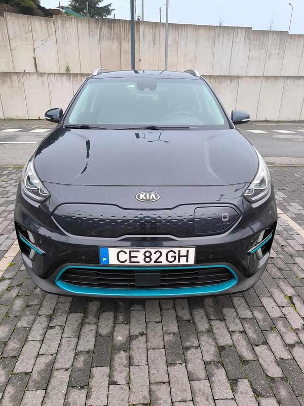 Usado Kia e-Niro 150 kW (204 HP) 2020 Azul SUV