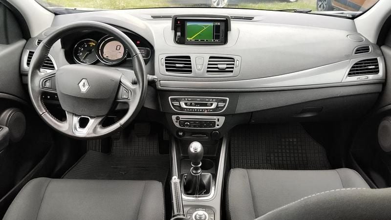 Usado Renault Mégane III 110 HP (80 kW) 2016 Cinzento Carrinha