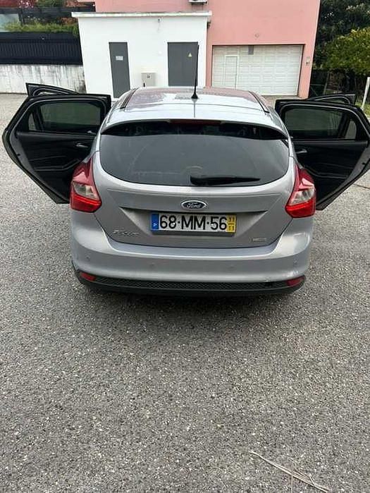 Usado 2011 Ford Focus Titanium Sedan | € 5.500 (Preço justo) - Imagem 1/4