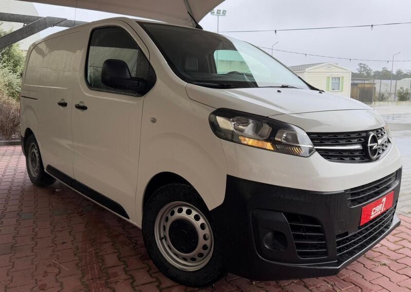 Branco Usado 2020 Opel Vivaro Essentia Van | € 31.000 - Imagem 1/4