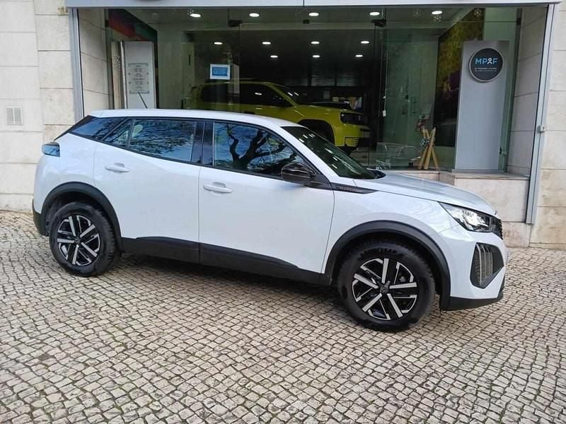 Usado Peugeot 2008 102 HP (75 kW) 2025 Cinzento SUV