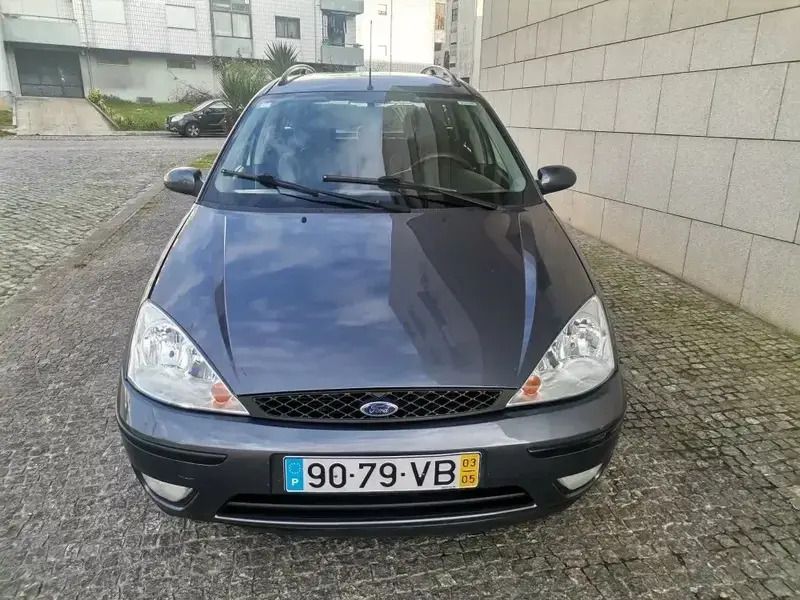 Cinzento Usado 2003 Ford Focus Ambiente Carrinha | € 2.350 (Preço justo) - Imagem 1/4