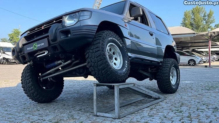 Cinza Usado 1999 Mitsubishi Pajero SUV | € 21.500 - Imagem 1/1