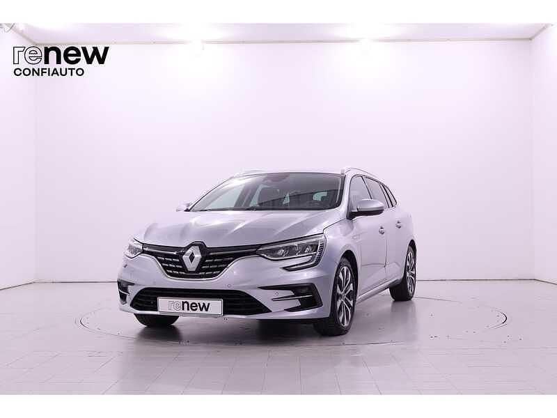 Usado Renault Mégane IV 115 HP (84 kW) 2022 Cinzento Carrinha