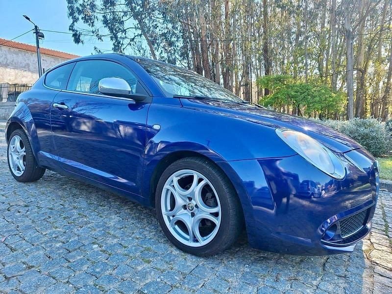 Azul Usado 2011 Alfa Romeo MiTo Distinctive Citadino | € 7.999 - Imagem 1/4