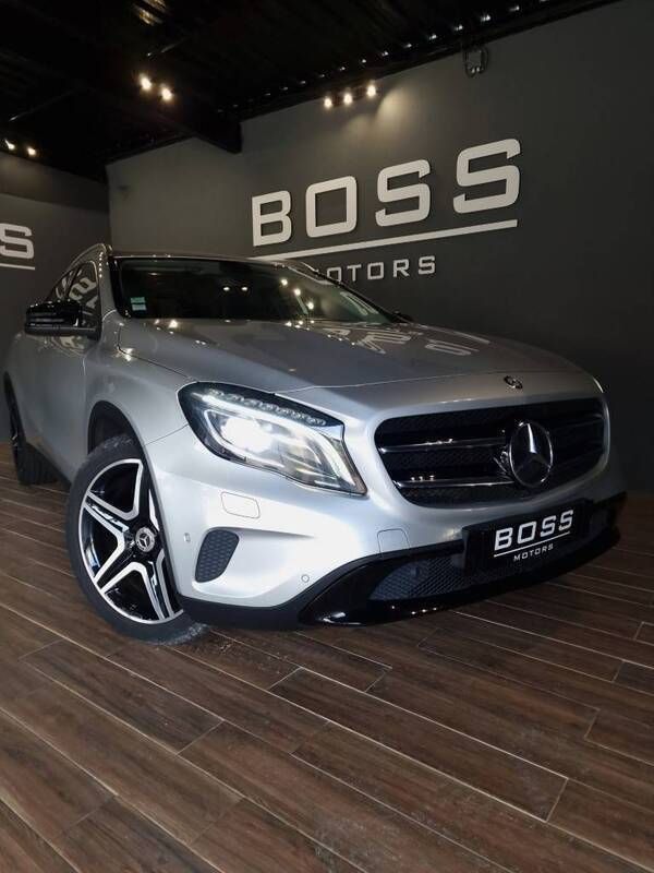 Cinza Usado 2014 Mercedes GLA200 Urban SUV | € 22.990 (Preço elevado) - Imagem 1/4