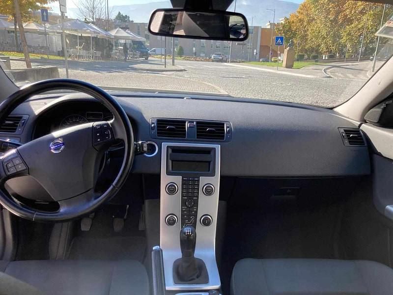 Usado Volvo V50 109 HP (80 kW) 2010 Cinzento Carrinha