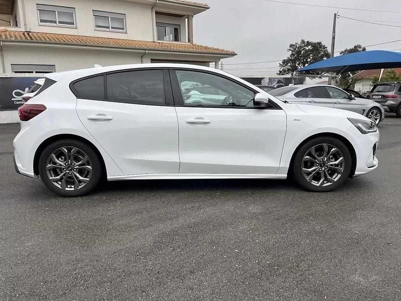 Usado Ford Focus ST-Line 155 HP (114 kW) 2024 Branco Citadino