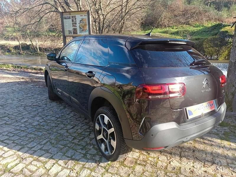 Usado Citroën C4 Cactus Start 102 HP (75 kW) 2018 Preto (metalizado) Citadino
