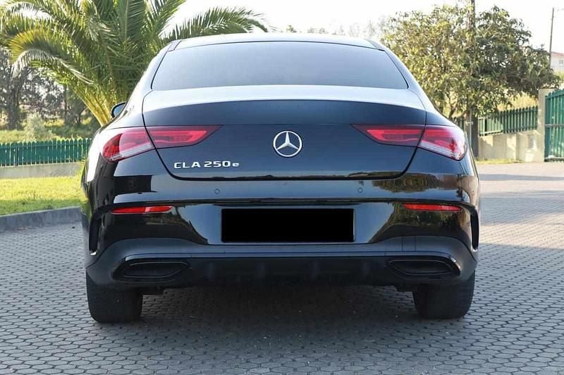 Usado Mercedes CLA250e 218 HP (160 kW) 2021 Preto Sedan