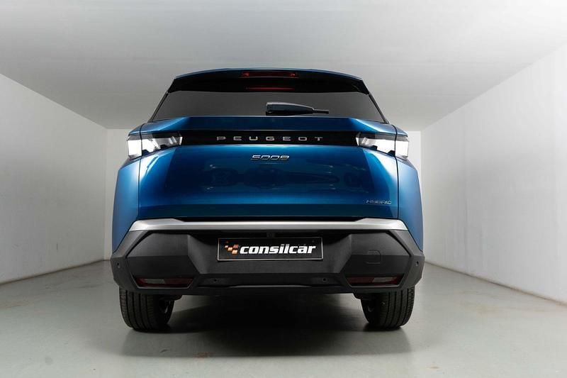 Usado Peugeot 5008 Allure 145 HP (106 kW) 2025 Azul SUV