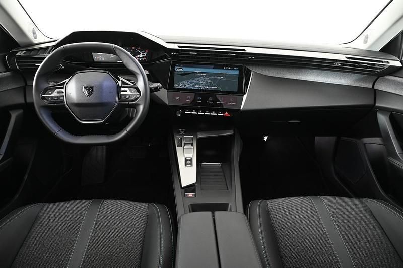 Usado Peugeot 308 Allure 131 HP (96 kW) 2024 Preto Carrinha