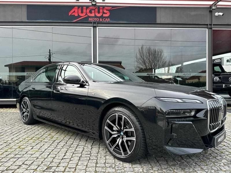 Preto Usado 2023 BMW 740 Sedan | € 110.000 - Imagem 1/4