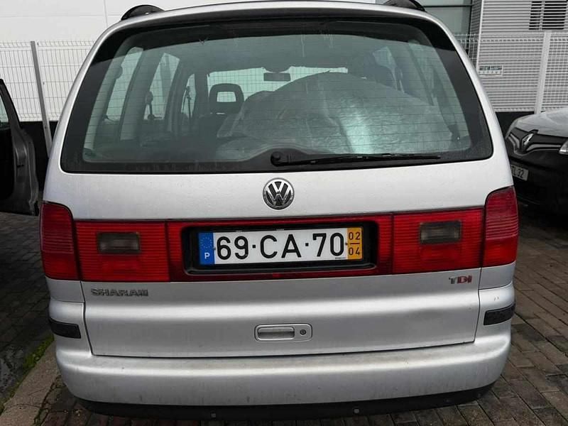 Usado VW Sharan 116 HP (85 kW) 2002 Cinzento Monovolume