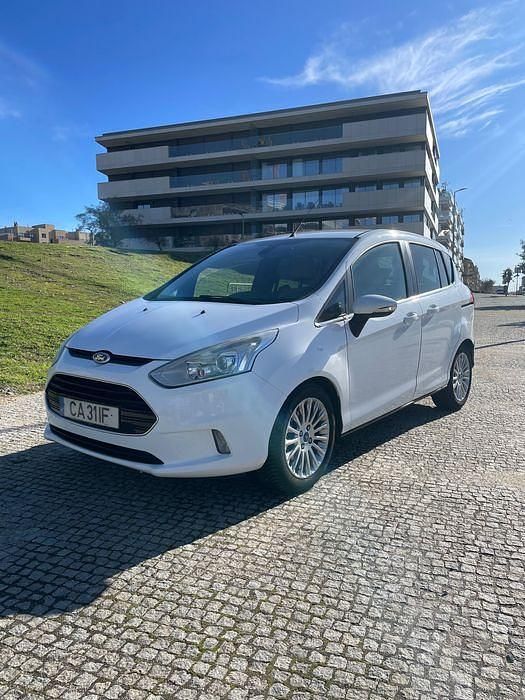 Usado 2013 Ford B-MAX Titanium Monovolume | € 6.700 - Imagem 1/4