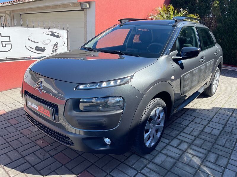 Cinza Usado 2016 Citroën C4 Feel | € 8.900 (Bom preço) - Imagem 1/4