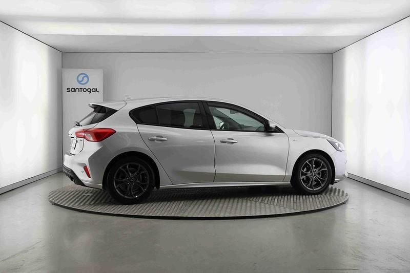 Usado Ford Focus ST-Line X 125 HP (91 kW) 2022 Cinzento Citadino