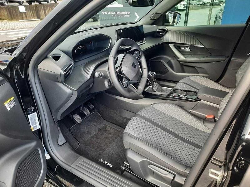 Usado Peugeot 2008 Allure 102 HP (75 kW) 2026 Preto SUV