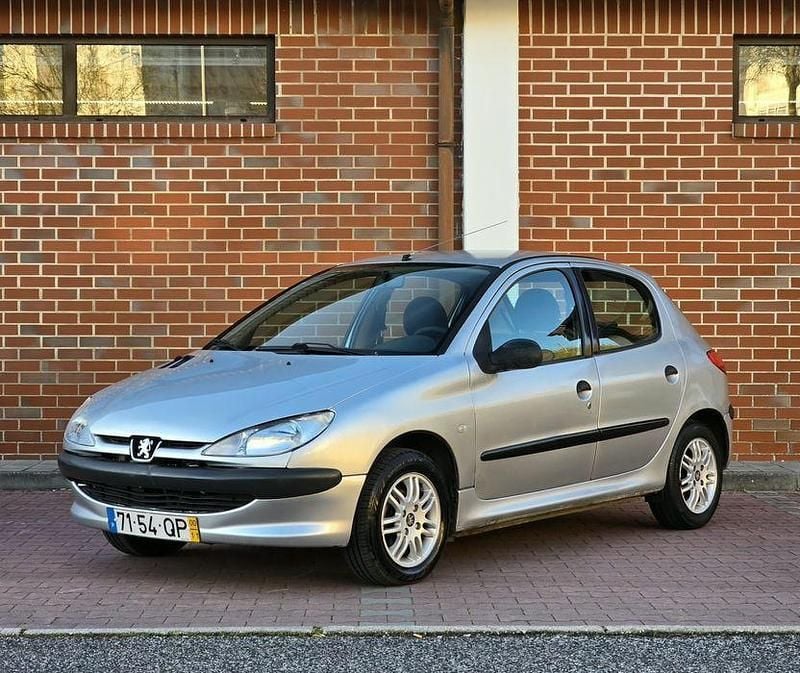 Usado Peugeot 206 60 HP (44 kW) 2000 Sedan