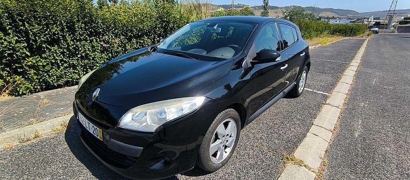 Usado 2011 Renault Mégane III Dynamique Sedan | € 5.400 (Bom preço) - Imagem 1/4