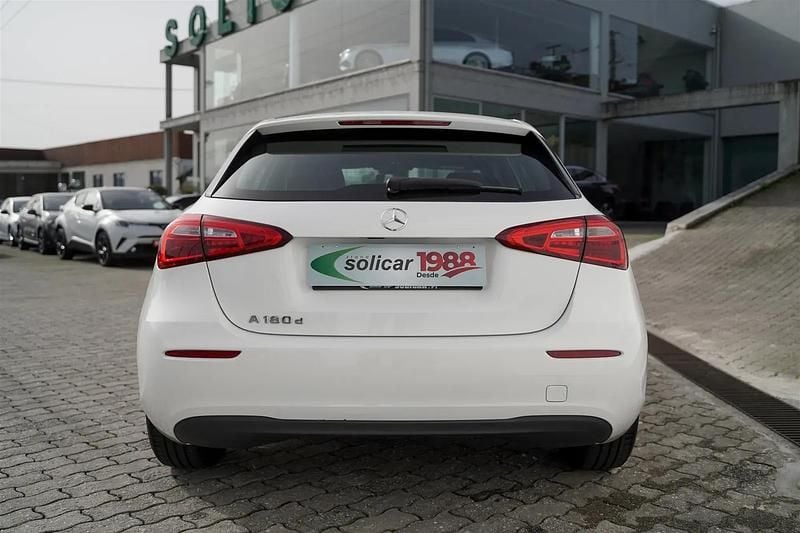 Usado Mercedes A180 Progressive 116 HP (85 kW) 2021 Branco Citadino