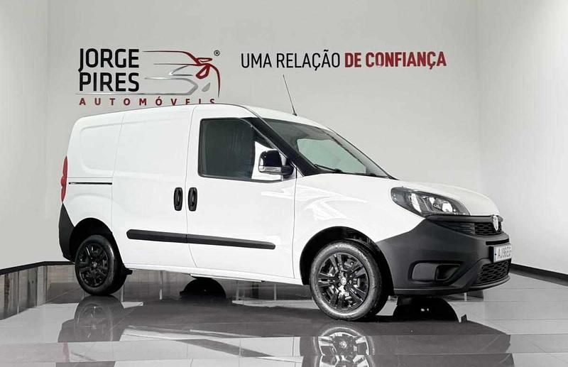 Usado Fiat Doblò 95 HP (69 kW) 2021 Branco Monovolume