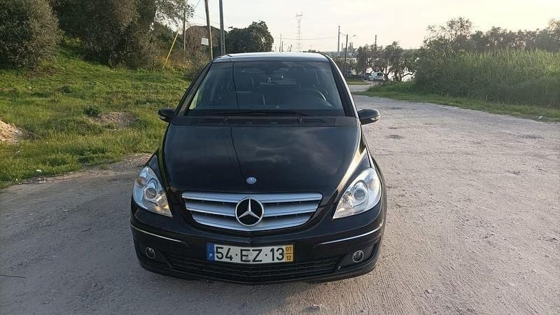 Usado Mercedes B200 140 HP (102 kW) 2007 Monovolume